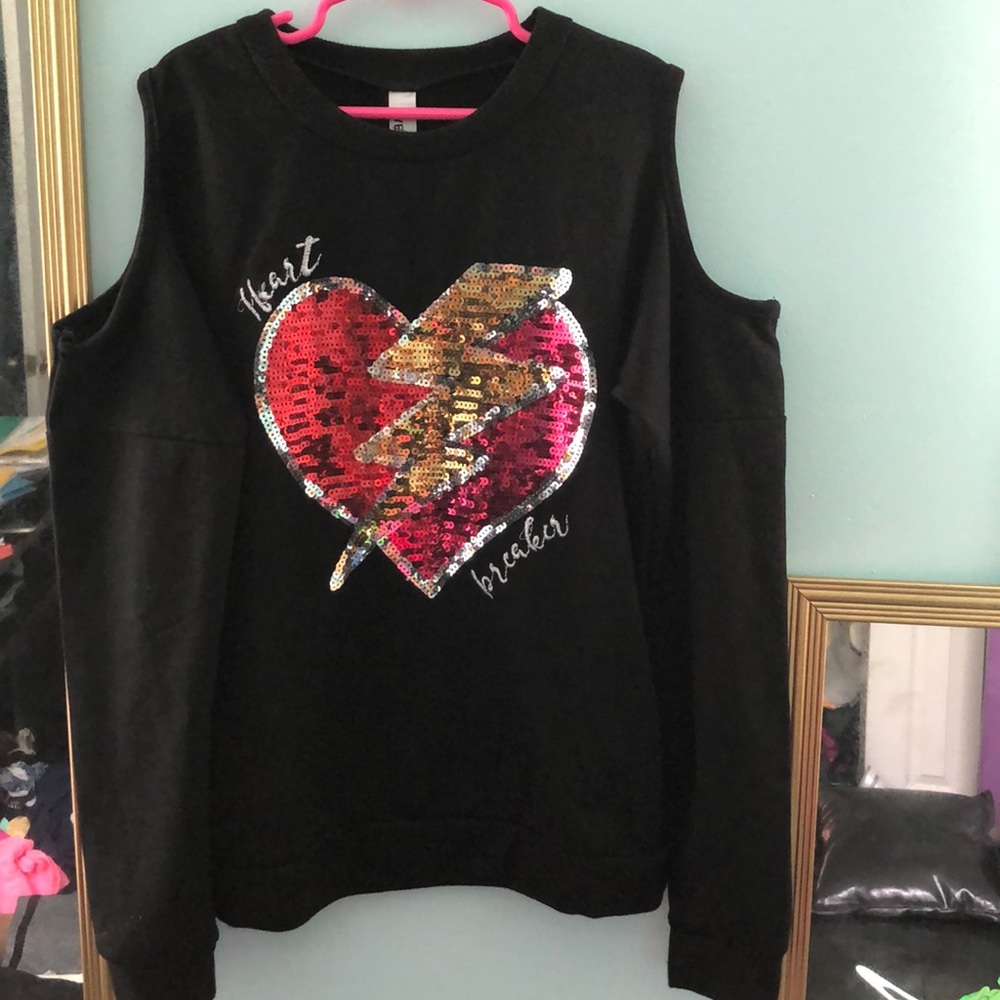 Long sleeve black cold shoulder blouse